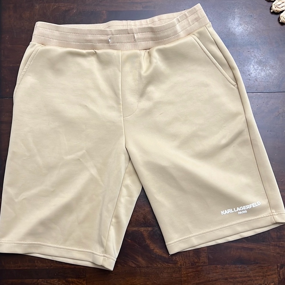 Karl Lagerfeld Paris Shorts Medium